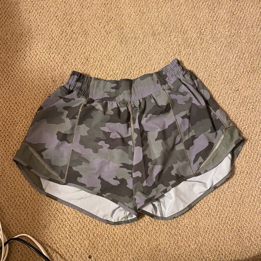 Lululemon Hotty Hots 4”